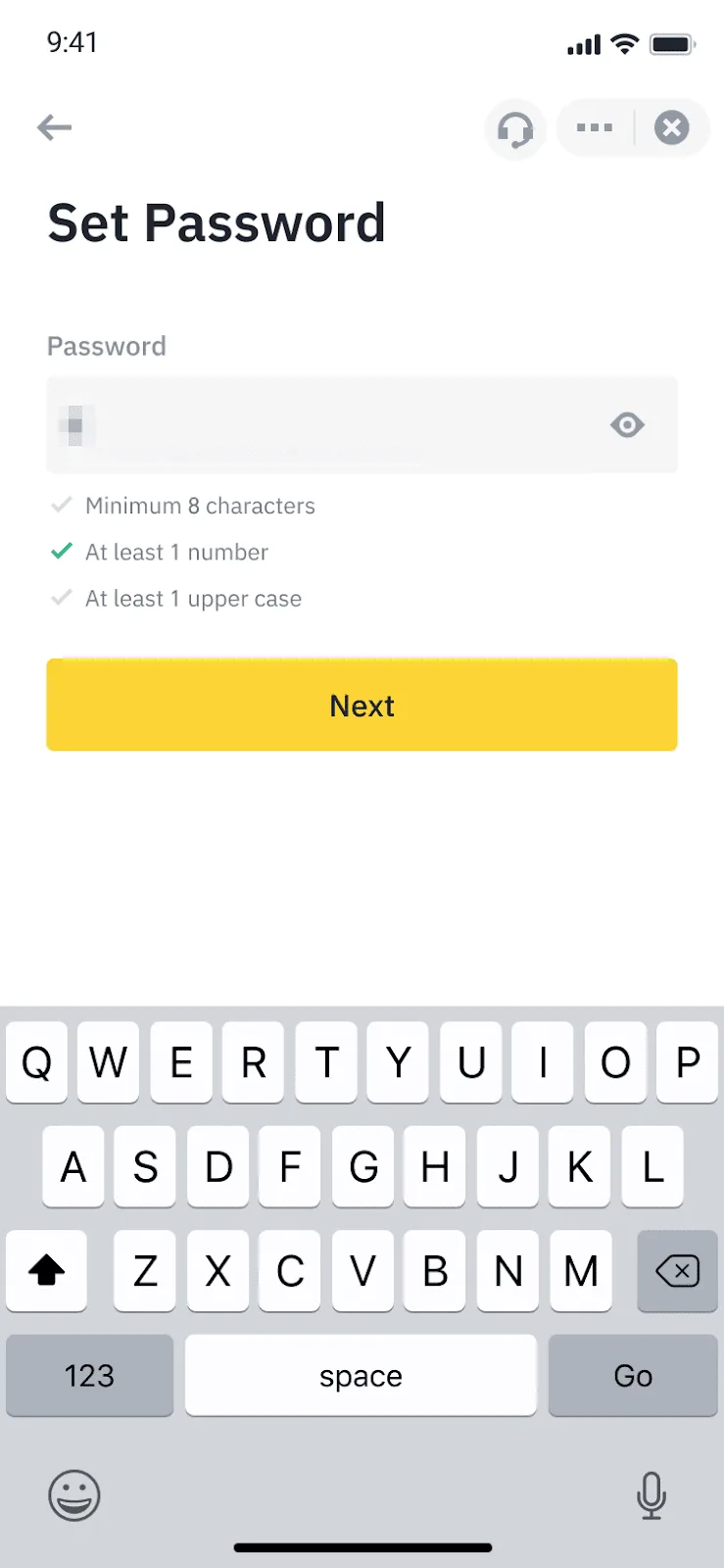 币安 App 设置密码页:密码输入框,下面列出至少 8 个字符、至少 1 个大写字母和 1 个数字的要求,底部「下一步」按钮